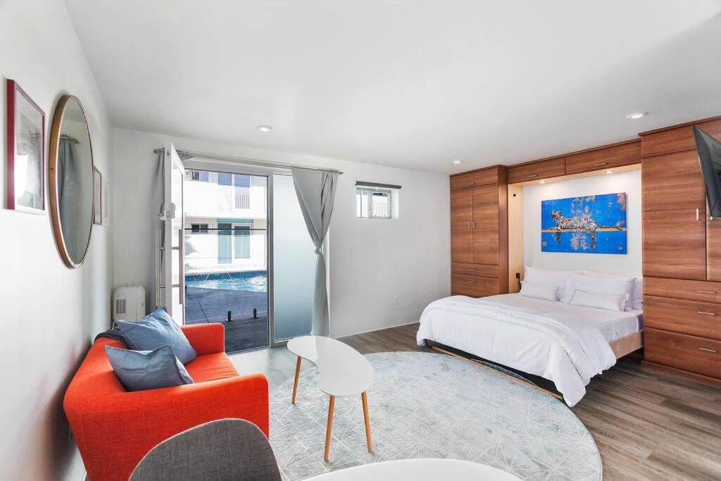 Apartemen Poolside In Dtph Location W/ Pool